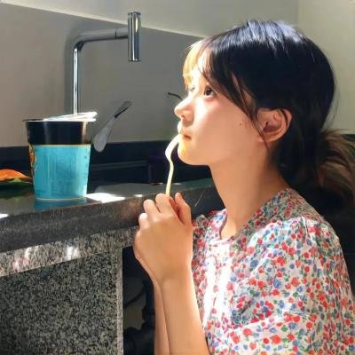 超模之女被曝学历造假，连续多日直播间画面流出